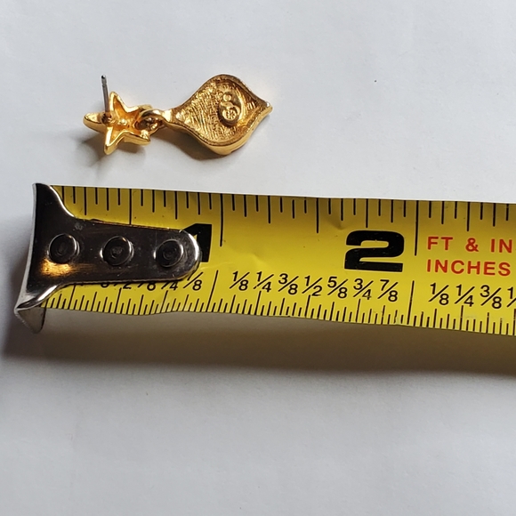 Oops A Daisy Gold Tone Ornament Enamel Earrings - Picture 3 of 3